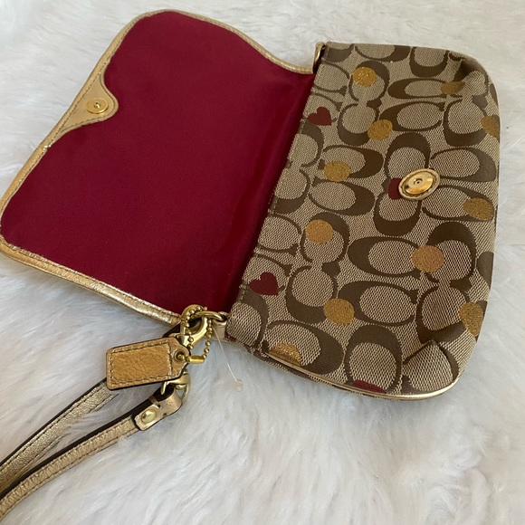 COACH SECRET ADMIRER LARGE FLAP WRISTLET WALLET 46934 - Picture 4 of 15